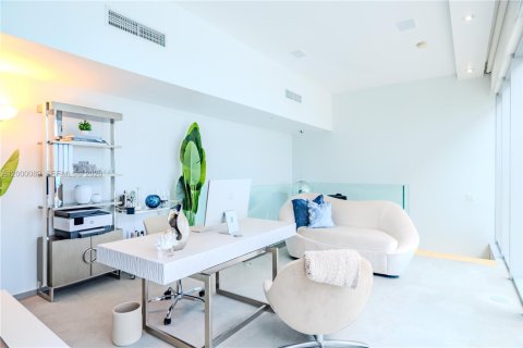 Condominio en venta en Miami, Florida, 3 dormitorios, 201.78 m2 № 2064860 - foto 29