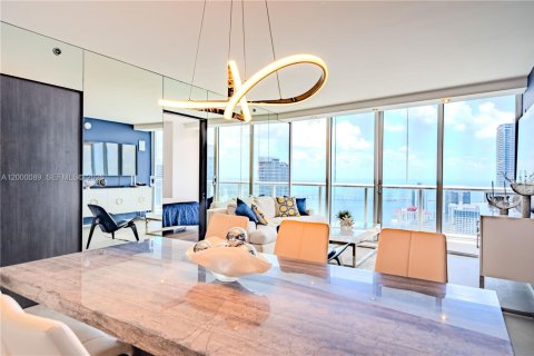 Condominio en venta en Miami, Florida, 3 dormitorios, 201.78 m2 № 2064860 - foto 10