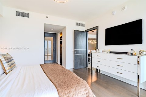 Condominio en venta en Miami, Florida, 3 dormitorios, 201.78 m2 № 2064860 - foto 18