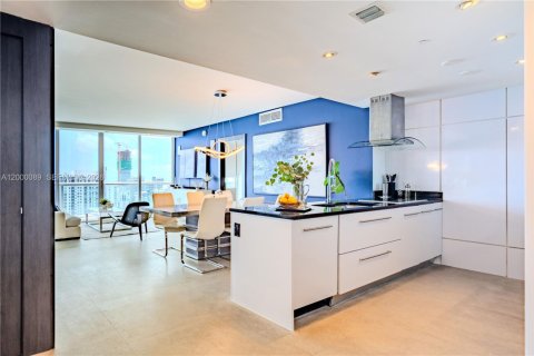 Condominio en venta en Miami, Florida, 3 dormitorios, 201.78 m2 № 2064860 - foto 9
