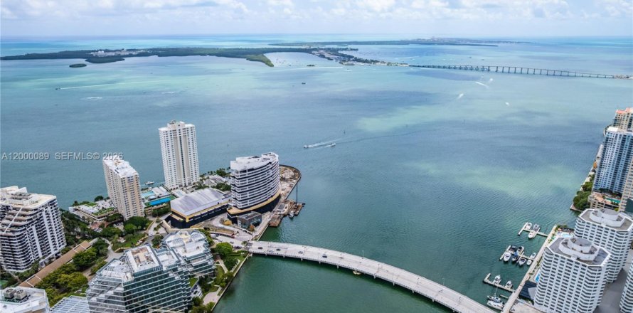 Condominio en Miami, Florida, 3 dormitorios  № 2064860