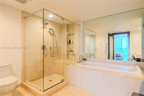Condominio en venta en Miami, Florida, 3 dormitorios, 201.78 m2 № 2064860 - foto 20