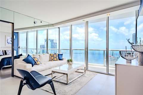 Condominio en venta en Miami, Florida, 3 dormitorios, 201.78 m2 № 2064860 - foto 7