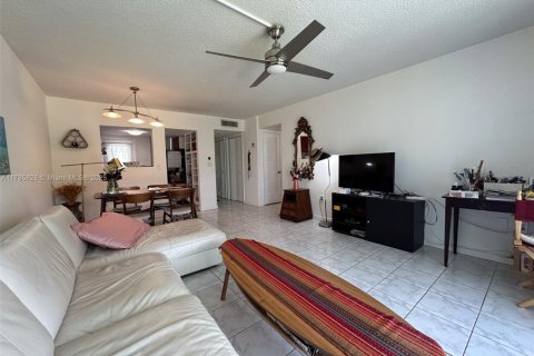 Condominio en venta en Aventura, Florida, 2 dormitorios, 89.19 m2 № 1981154 - foto 3