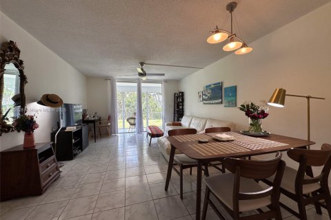 Condominio en venta en Aventura, Florida, 2 dormitorios, 89.19 m2 № 1981154 - foto 4