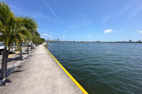 Condominio en venta en Aventura, Florida, 2 dormitorios, 89.19 m2 № 1981154 - foto 21