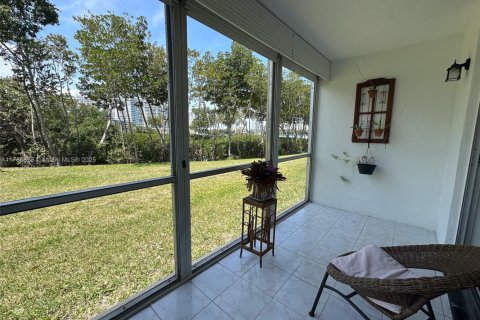Condominio en venta en Aventura, Florida, 2 dormitorios, 89.19 m2 № 1981154 - foto 8