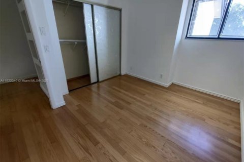 Снять в аренду таунхаус в Корал-Спрингс, Флорида 3 спальни, 136.94м2, № 1976280 - фото 14