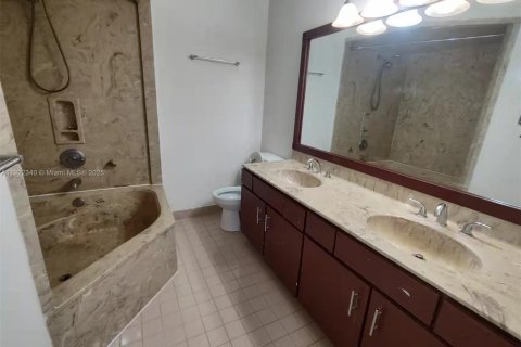 Снять в аренду таунхаус в Корал-Спрингс, Флорида 3 спальни, 136.94м2, № 1976280 - фото 18