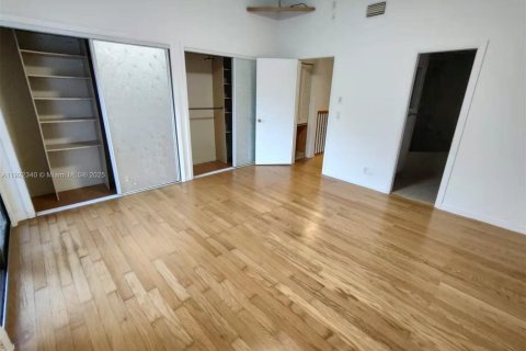 Снять в аренду таунхаус в Корал-Спрингс, Флорида 3 спальни, 136.94м2, № 1976280 - фото 8