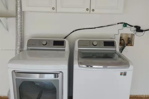 Снять в аренду таунхаус в Корал-Спрингс, Флорида 3 спальни, 136.94м2, № 1976280 - фото 29