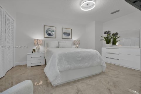 Casa en venta en Miami, Florida, 3 dormitorios, 127.46 m2 № 2040110 - foto 19