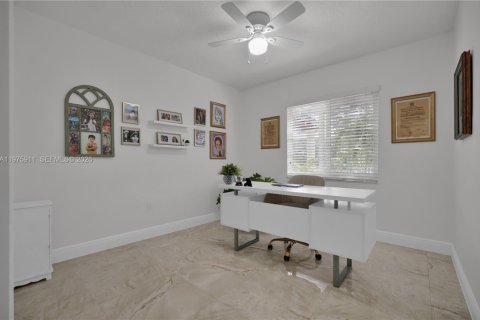 Casa en venta en Miami, Florida, 3 dormitorios, 127.46 m2 № 2040110 - foto 25