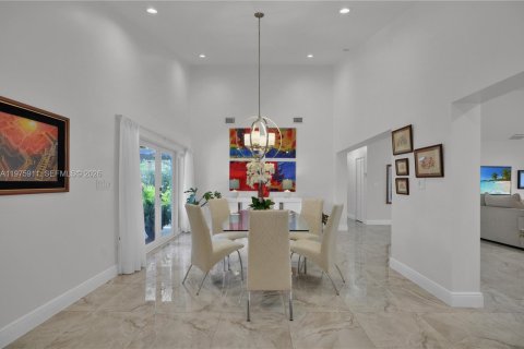 Casa en venta en Miami, Florida, 3 dormitorios, 127.46 m2 № 2040110 - foto 16
