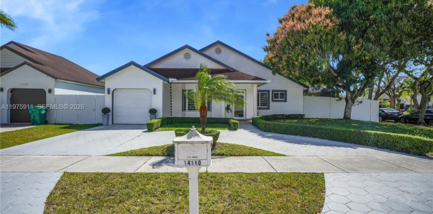 Casa en Miami, Florida 3 dormitorios, 127.46 m2 № 2040110