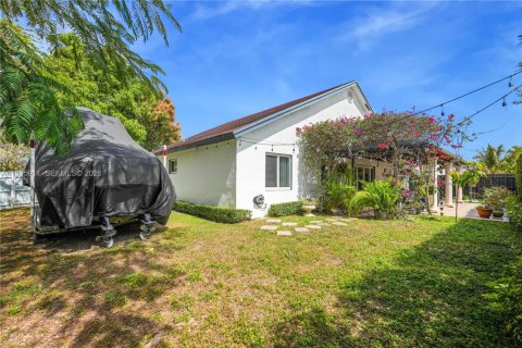 Casa en venta en Miami, Florida, 3 dormitorios, 127.46 m2 № 2040110 - foto 27