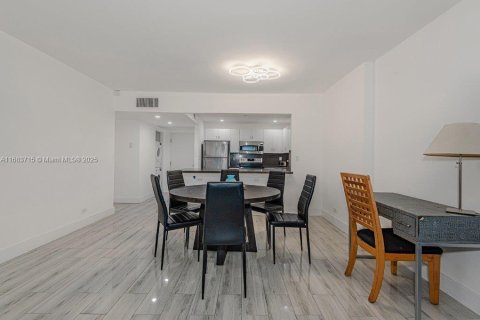 Copropriété à louer à Miami Beach, Floride: 1 chambre, 81.75 m2 № 1418644 - photo 10