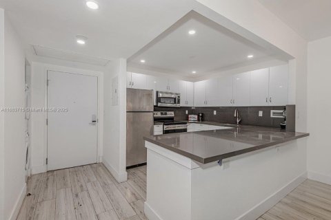 Copropriété à louer à Miami Beach, Floride: 1 chambre, 81.75 m2 № 1418644 - photo 12