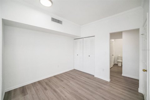 Condo in Tampa, Florida, 1 bedroom  № 1813086 - photo 16