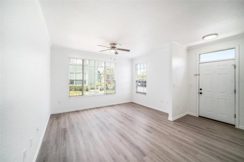 Condo in Tampa, Florida, 1 bedroom  № 1813086 - photo 6