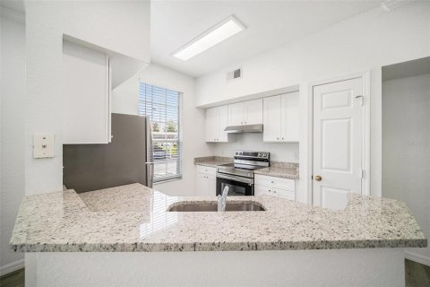 Condo in Tampa, Florida, 1 bedroom  № 1813086 - photo 10