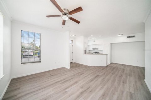 Condo in Tampa, Florida, 1 bedroom  № 1813086 - photo 7