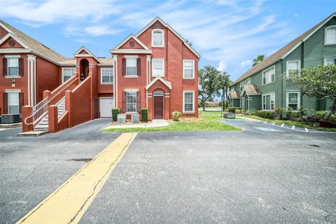 Condo in Tampa, Florida, 1 bedroom  № 1813086 - photo 1