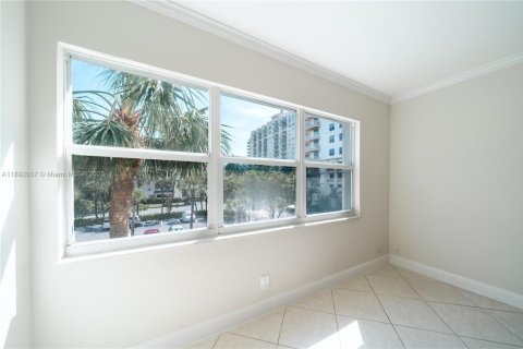 Condo in Fort Lauderdale, Florida, 1 bedroom  № 1943973 - photo 11