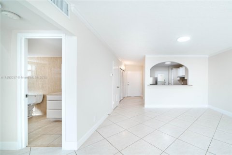 Condo in Fort Lauderdale, Florida, 1 bedroom  № 1943973 - photo 20