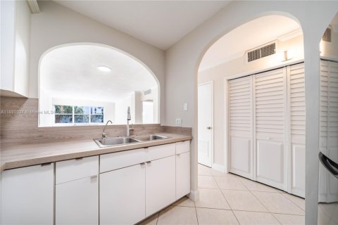 Condo in Fort Lauderdale, Florida, 1 bedroom  № 1943973 - photo 15