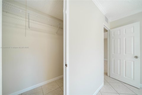 Condo in Fort Lauderdale, Florida, 1 bedroom  № 1943973 - photo 28