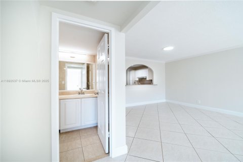 Condo in Fort Lauderdale, Florida, 1 bedroom  № 1943973 - photo 29