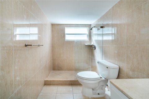 Condo in Fort Lauderdale, Florida, 1 bedroom  № 1943973 - photo 23