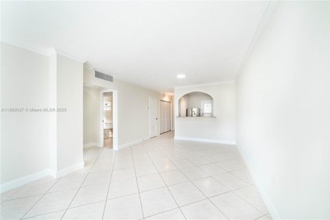 Condo in Fort Lauderdale, Florida, 1 bedroom  № 1943973 - photo 8