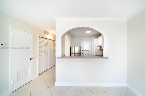 Condo in Fort Lauderdale, Florida, 1 bedroom  № 1943973 - photo 3