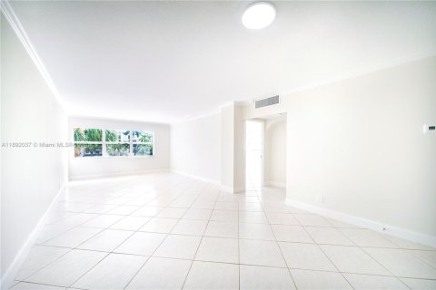 Condo in Fort Lauderdale, Florida, 1 bedroom  № 1943973 - photo 6