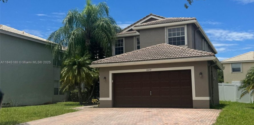 Villa ou maison à Miramar, Floride 5 chambres, 244.98 m2 № 1842743