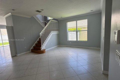 Villa ou maison à louer à Miramar, Floride: 5 chambres, 244.98 m2 № 1842743 - photo 2