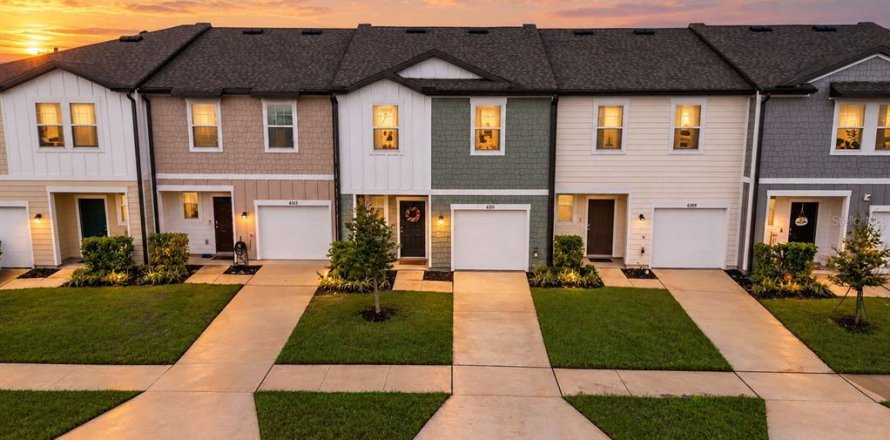 Touwnhouse à Gibsonton, Floride 3 chambres, 136.66 m2 № 2412747