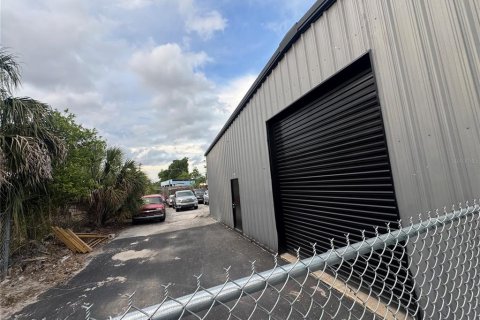 Immobilier commercial à vendre à Longwood, Floride: 659.61 m2 № 2412587 - photo 3