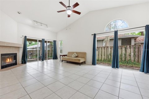 House in Gainesville, Florida 3 bedrooms, 154.78 sq.m. № 2101926 - photo 3