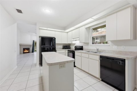 House in Gainesville, Florida 3 bedrooms, 154.78 sq.m. № 2101926 - photo 9
