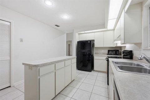 House in Gainesville, Florida 3 bedrooms, 154.78 sq.m. № 2101926 - photo 10