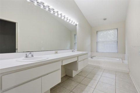 House in Gainesville, Florida 3 bedrooms, 154.78 sq.m. № 2101926 - photo 13