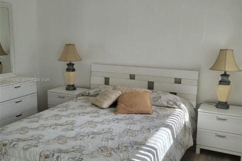 Copropriété à louer à Hallandale Beach, Floride: 1 chambre, 45.89 m2 № 1995962 - photo 15