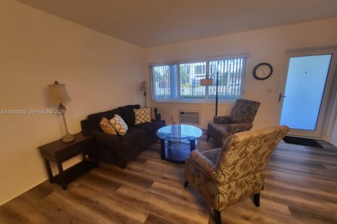 Copropriété à louer à Hallandale Beach, Floride: 1 chambre, 45.89 m2 № 1995962 - photo 4