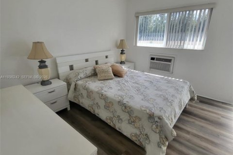Copropriété à louer à Hallandale Beach, Floride: 1 chambre, 45.89 m2 № 1995962 - photo 16