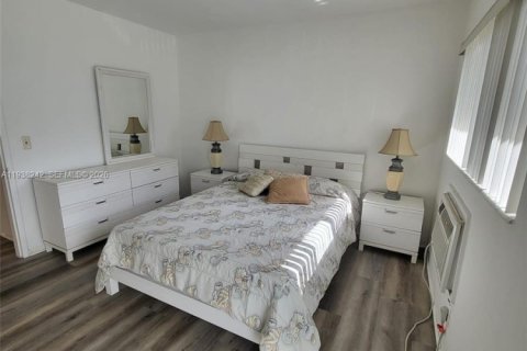 Copropriété à louer à Hallandale Beach, Floride: 1 chambre, 45.89 m2 № 1995962 - photo 17