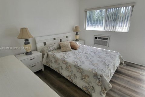 Copropriété à louer à Hallandale Beach, Floride: 1 chambre, 45.89 m2 № 1995962 - photo 18