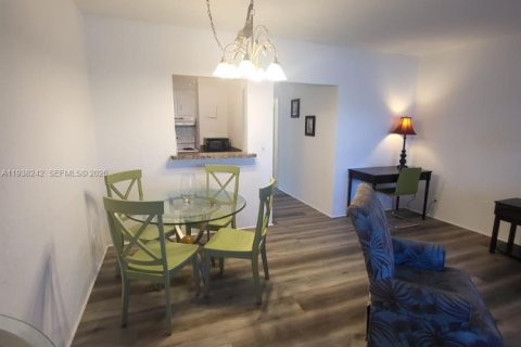Copropriété à louer à Hallandale Beach, Floride: 1 chambre, 45.89 m2 № 1995962 - photo 5